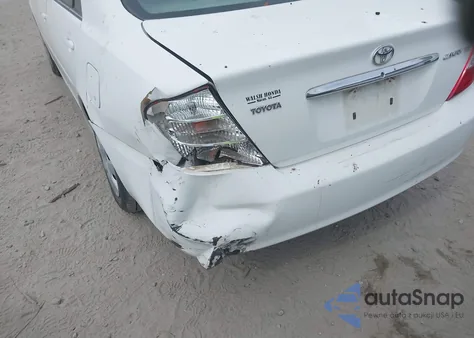 2004 Toyota Camry Le z USA, uszkodzony, nr VIN 4T1BE32K34U299102